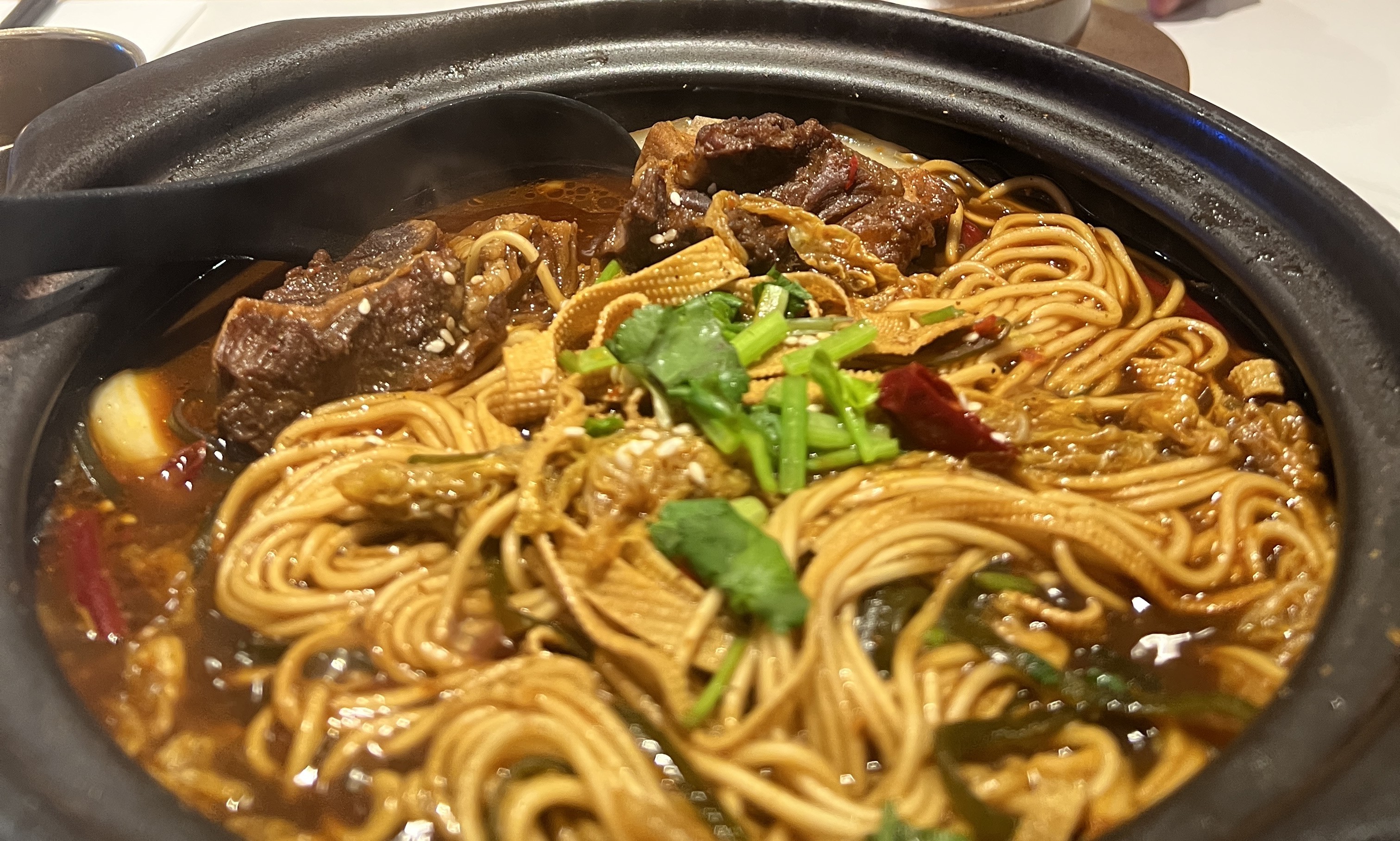 Beef noodle claypot